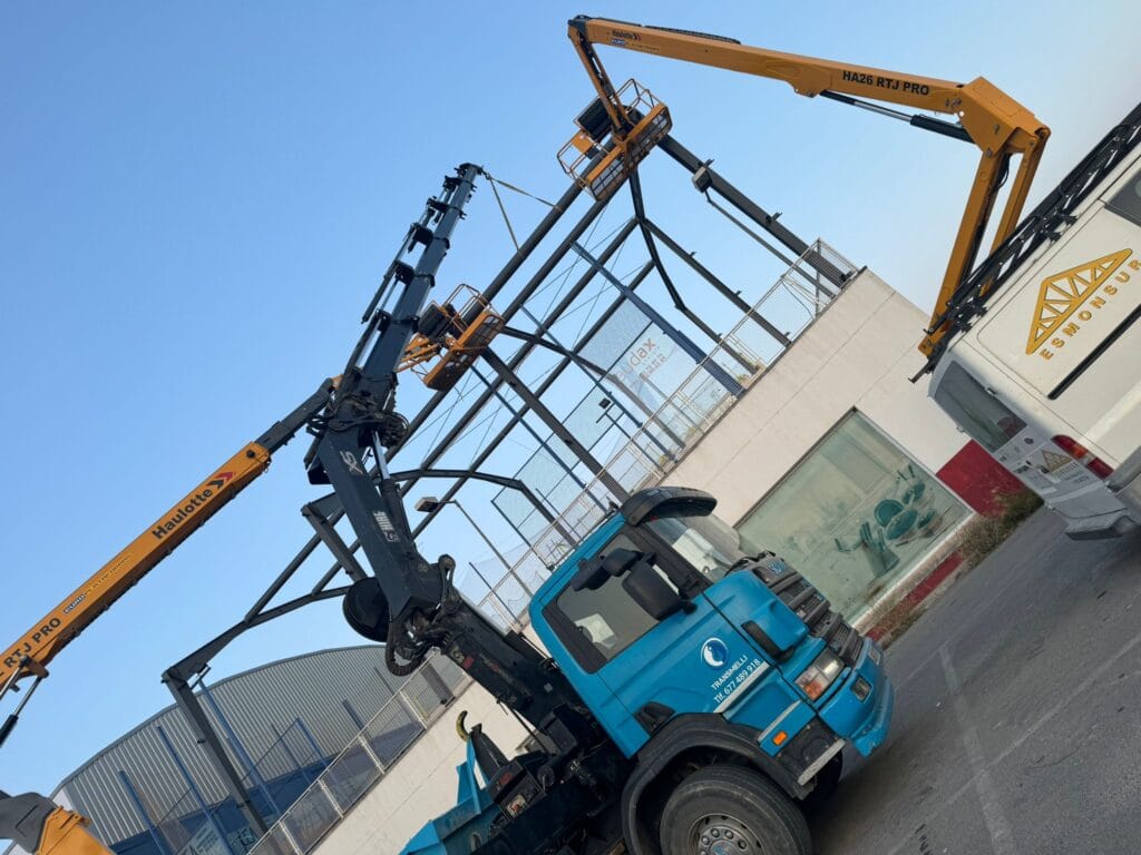 Grúas en Puente Genil